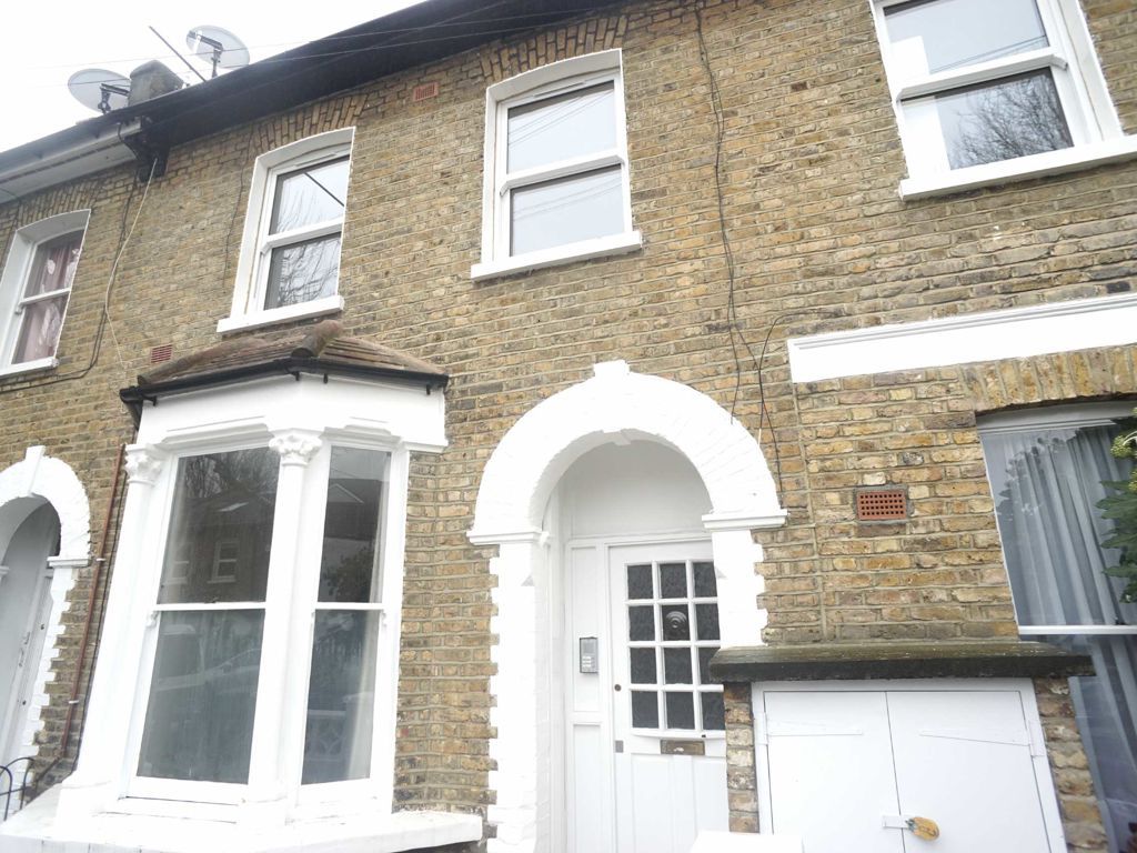 1 bed flat to rent in Kimberley Avenue, London SE15, £1,450 pcm Zoopla