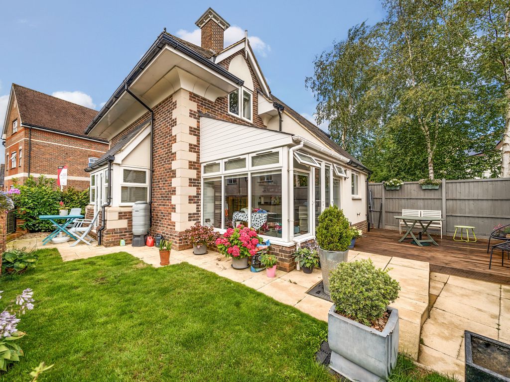 3 bed detached house for sale in Riverside, Codmore Hill, Pulborough