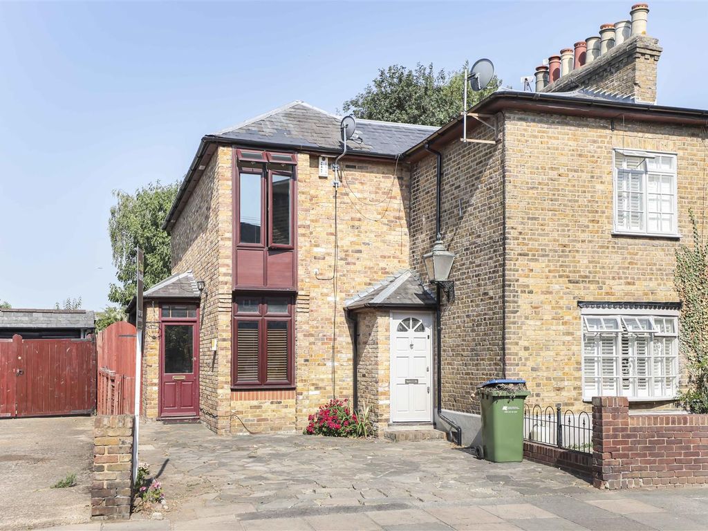 2 bed end terrace house for sale in Briar Road, Twickenham TW2 Zoopla