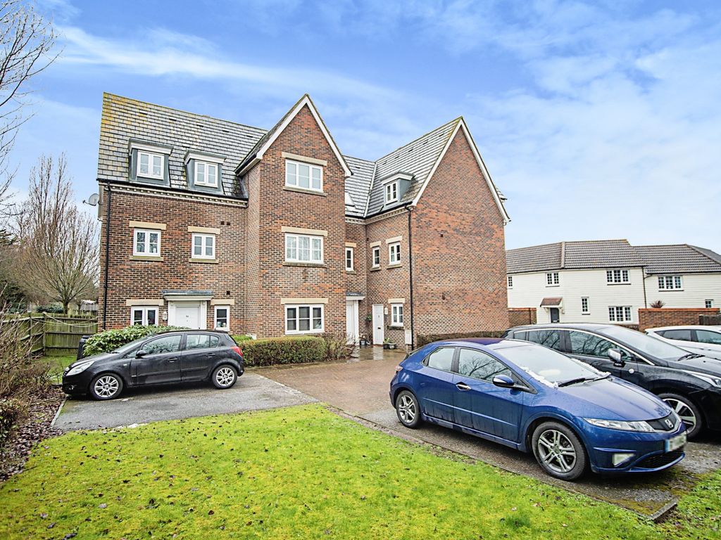 2 bed flat for sale in Coe's Green, Chattenden, Rochester, Kent ME3