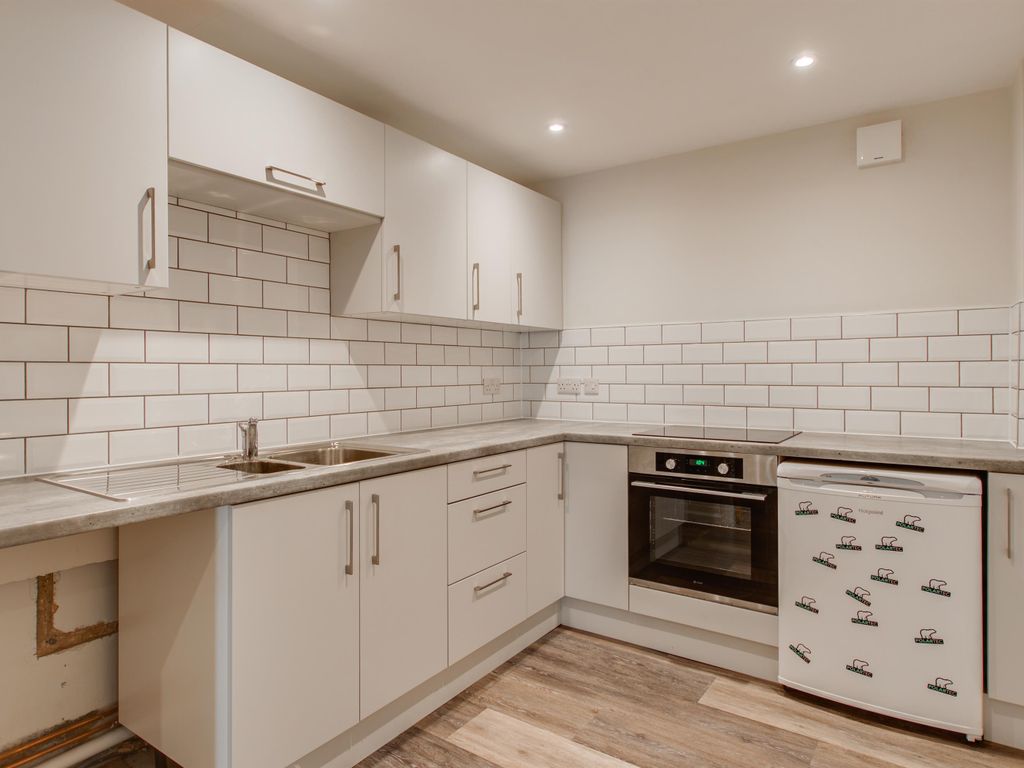 2 bed flat to rent in Park Street, Thaxted, Saffron Walden, Essex CM6