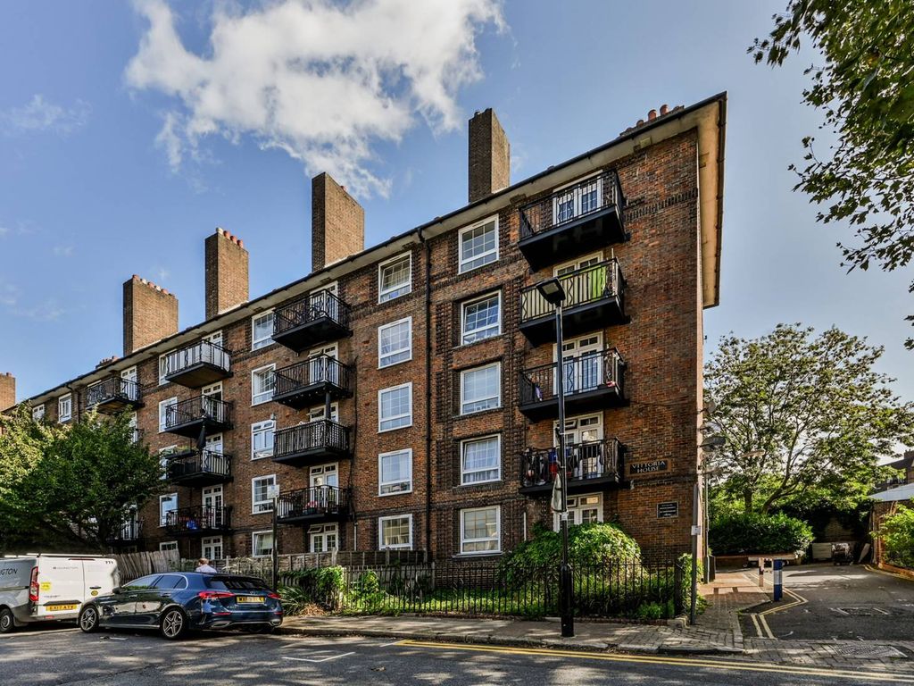 2 bed flat for sale in Vittoria House, Islington, London N1, £550,000