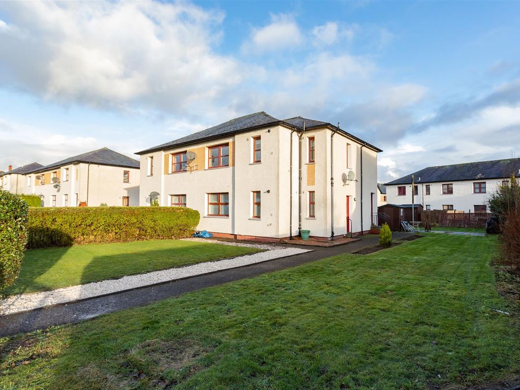 2 bed flat for sale in Knowehead, Kirriemuir DD8, £74,995 Zoopla