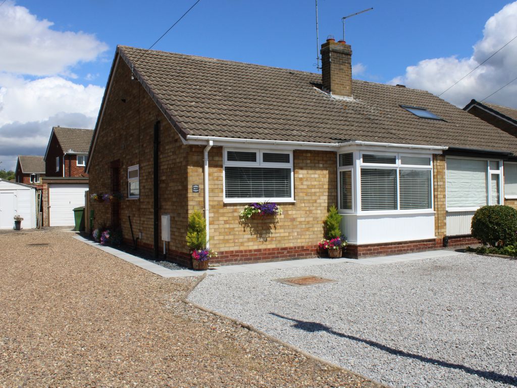 2 bed bungalow for sale in Molescroft Park, Beverley HU17 Zoopla