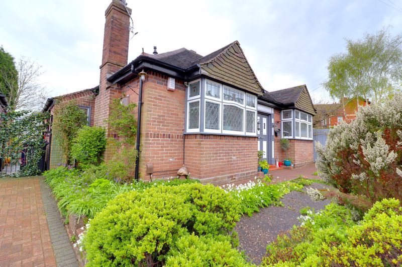 3 bed detached bungalow for sale in Thistleberry Avenue, Newcastle
