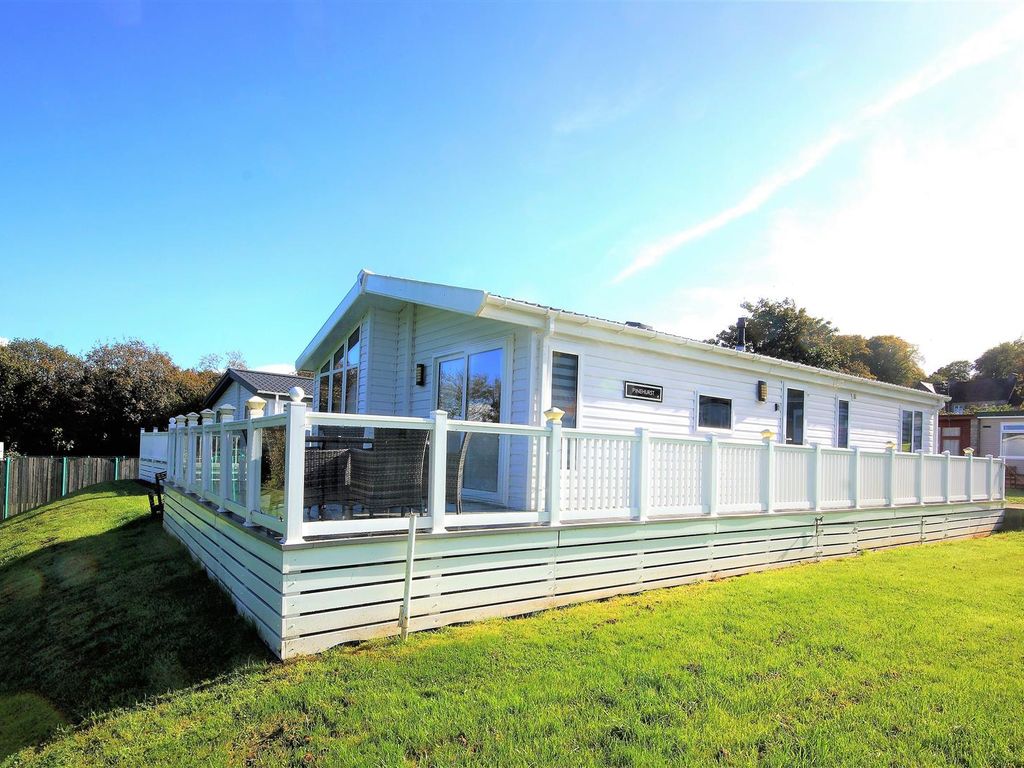 3 bed mobile/park home for sale in Bideford Bay Holiday Park, Bucks
