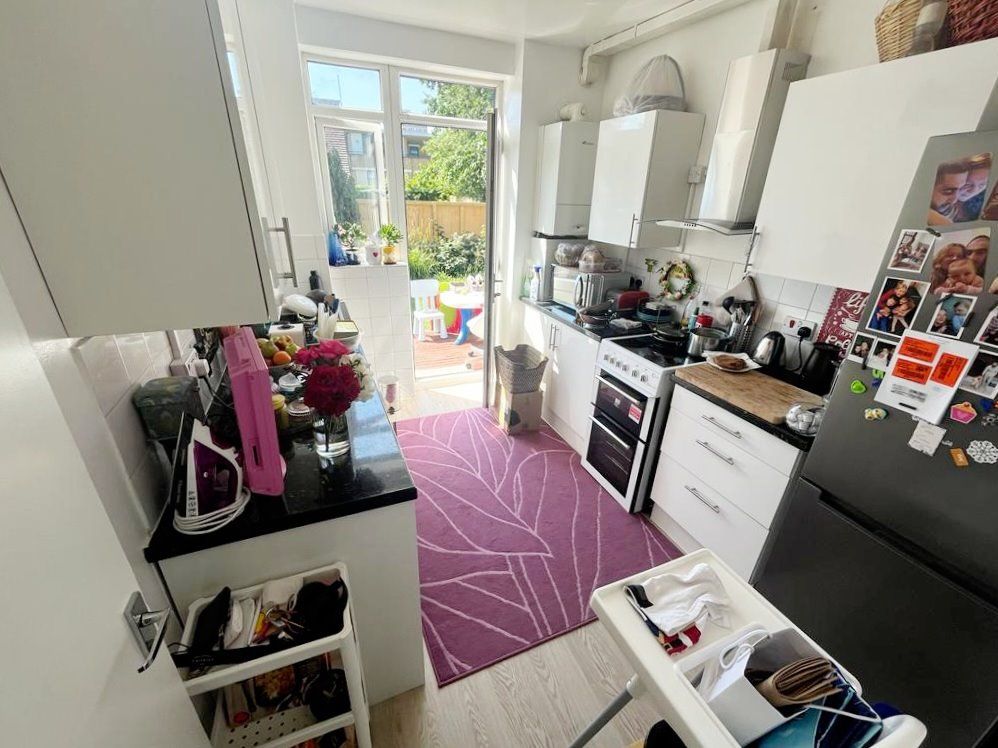 1 bed flat to rent in Orchard Court, Clarence Road, Bounds Green N22
