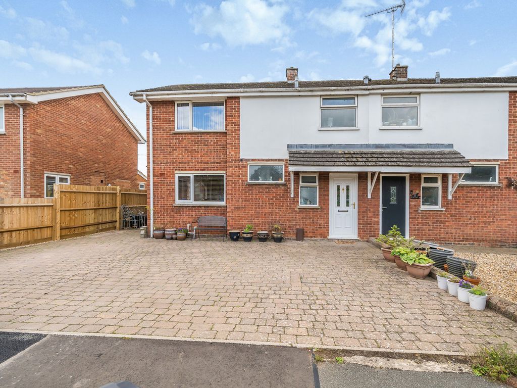 3 bed semidetached house for sale in Sandyhome Road, Towcester NN12, £