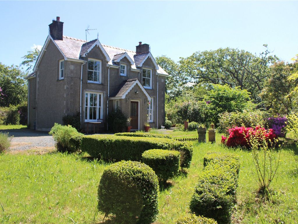 2 bed detached house for sale in Pentrefelin, Criccieth, Gwynedd LL52