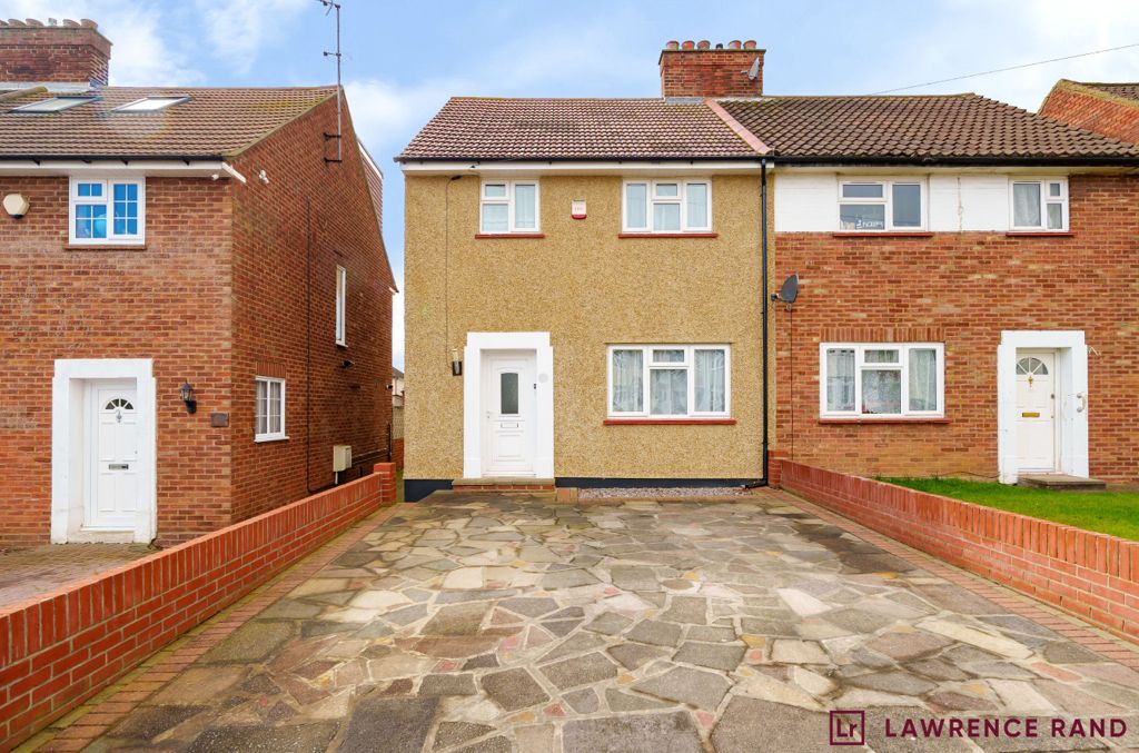 3 bed semidetached house for sale in Hunters Hill, Ruislip, Middlesex HA4 Zoopla