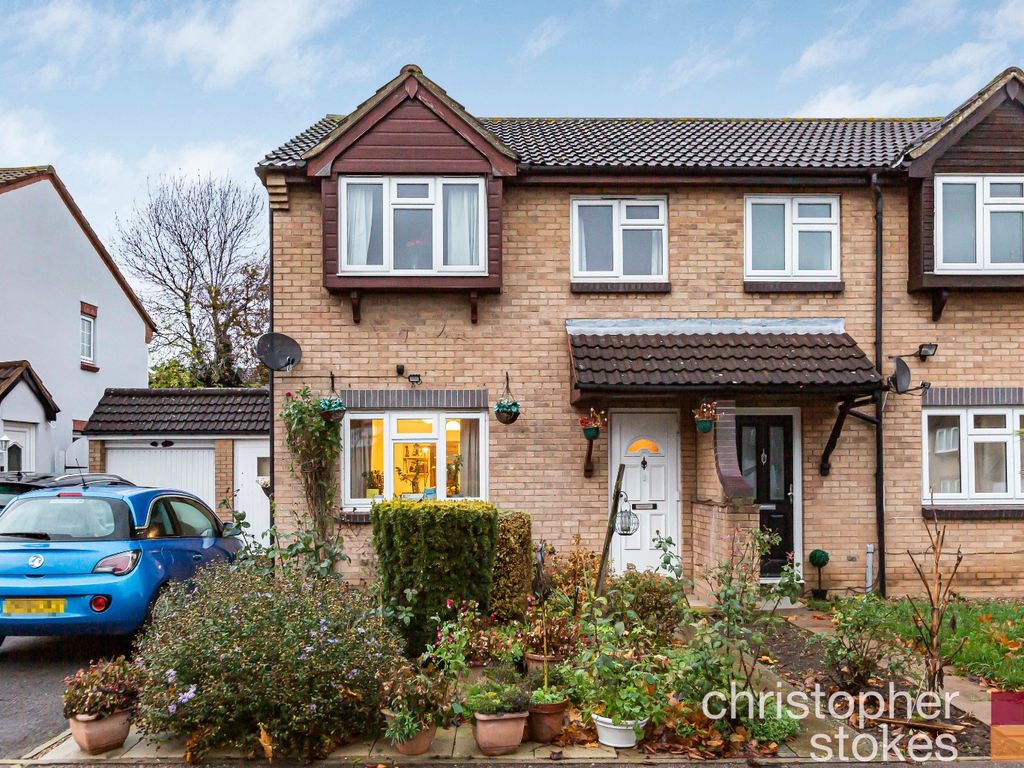 3 bed semidetached house for sale in Kingsmead, Waltham Cross