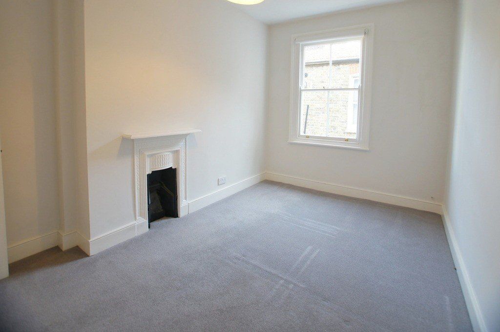 4 bed to rent in Burntwood Lane, London SW17, £3,000 pcm