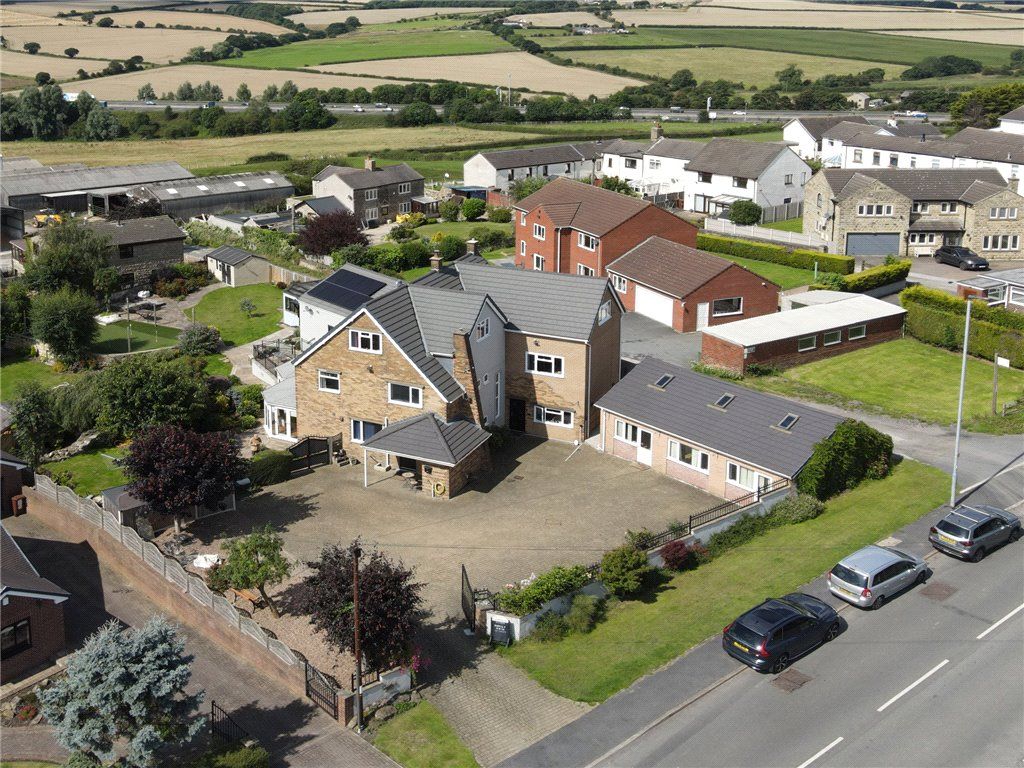 6 bed detached house for sale in Batley Road, Kirkhamgate, Wakefield