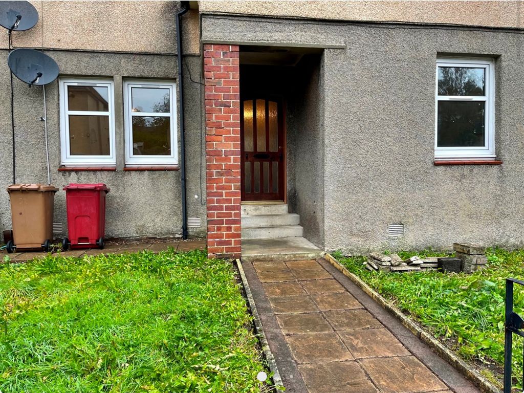 3 bed flat to rent in Dryburgh Avenue, Denny FK6, £895 pcm Zoopla