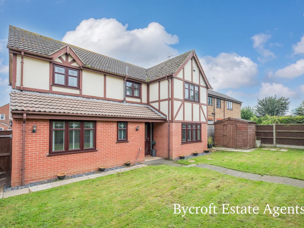 5 bed detached house for sale in Hanly Court, CaisterOnSea, Great