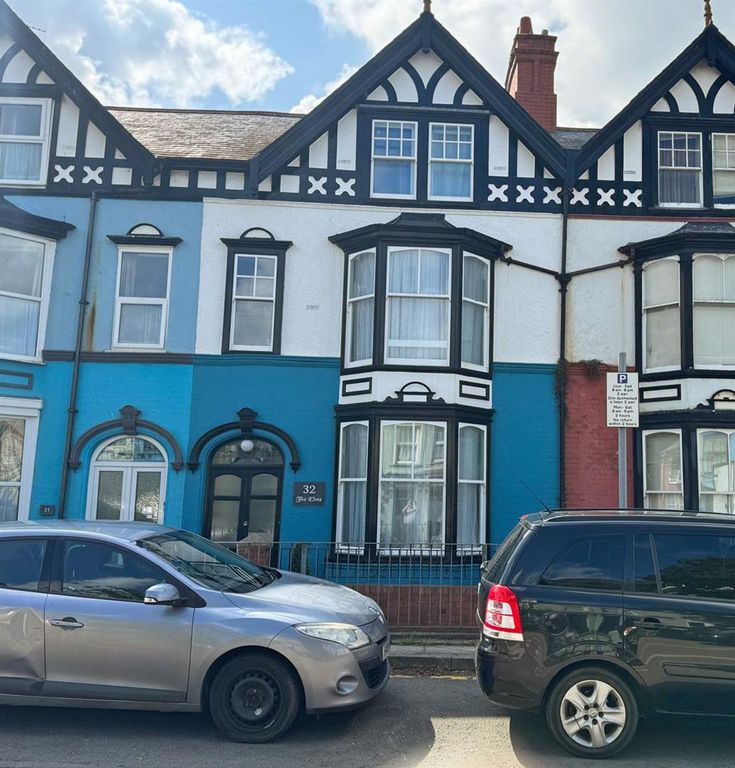 8 bed terraced house for sale in Alexandra Road, Aberystwyth SY23, £