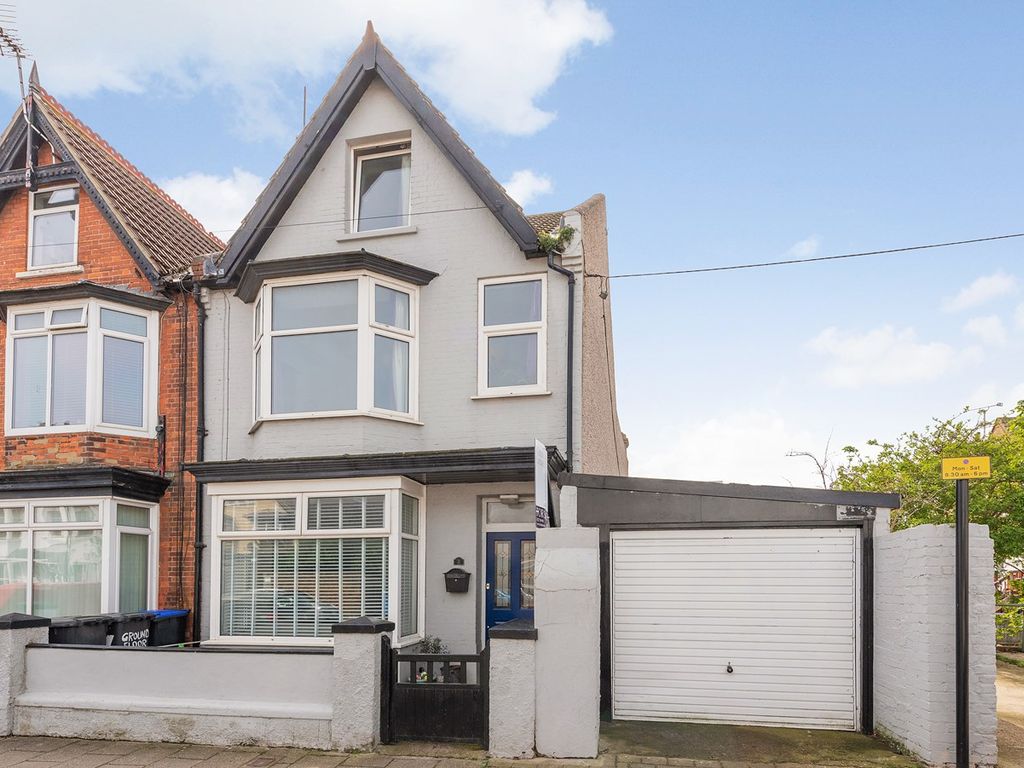 4 bed end terrace house for sale in Mortimer Street, Herne Bay CT6, £