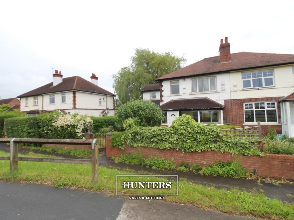 4 bed semidetached house to rent in Denby Dale Road East, Durkar