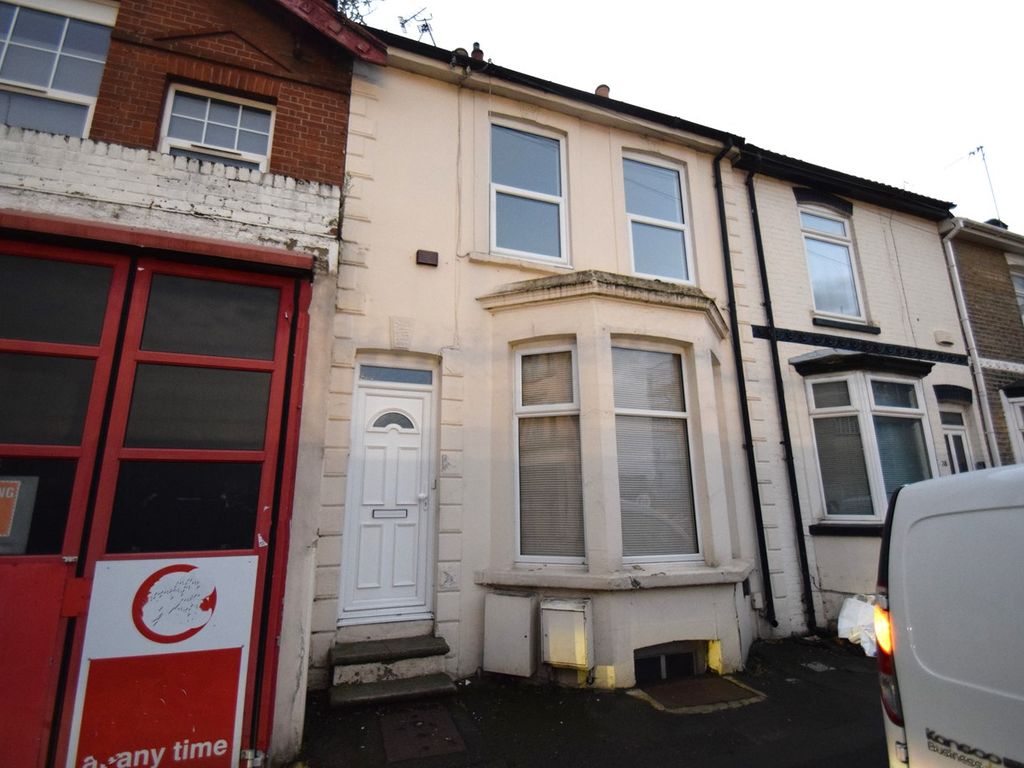 1 bed flat to rent in Green Street, Gillingham ME7, £950 pcm Zoopla