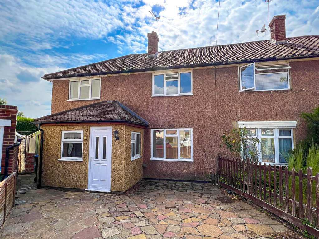 3 bed semidetached house for sale in Belvedere Gardens, West Molesey