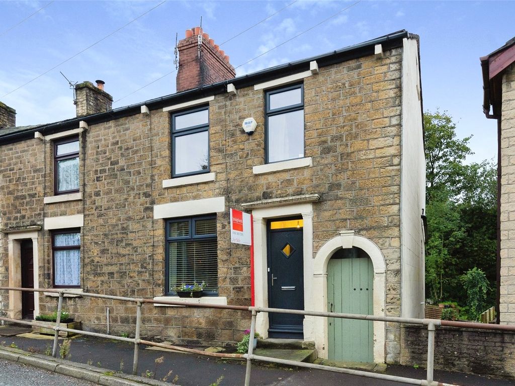 3 bed end terrace house for sale in Primrose Lane, Glossop, Derbyshire