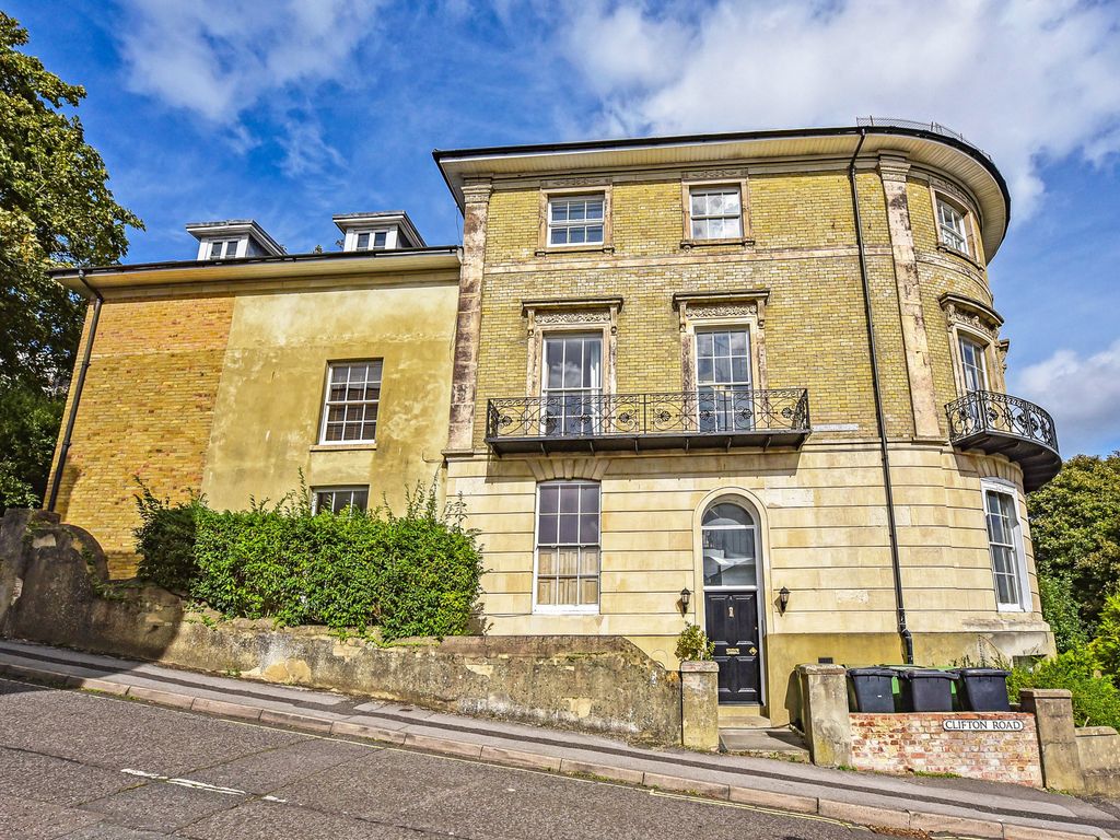 1 bed flat for sale in Clifton Terrace, Winchester SO22, £250,000 Zoopla