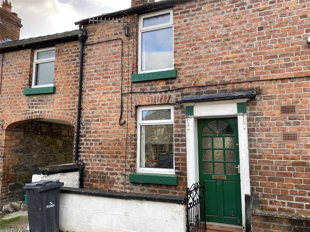 2 bed terraced house to rent in Powis Arms Yard, Salop Road, Welshpool