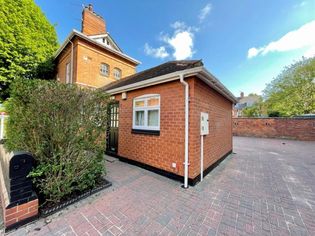 1 bed flat for sale in Tichborne Street, Leicester LE2, £127,500 Zoopla