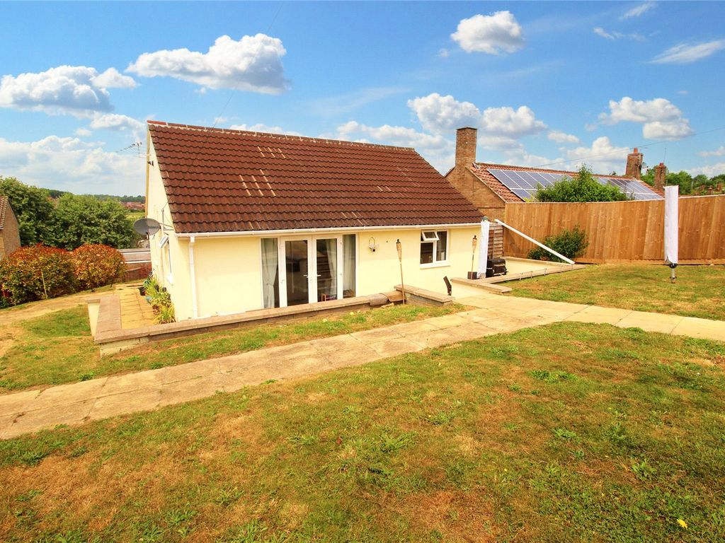 2 bed bungalow to rent in Hawthorn Road, Tidworth, Wiltshire SP9, £1,100 pcm Zoopla