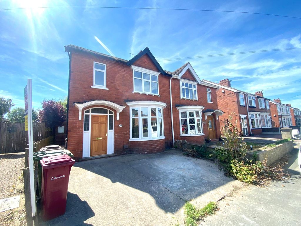 3 bed semidetached house to rent in ster Avenue, Scunthorpe DN15