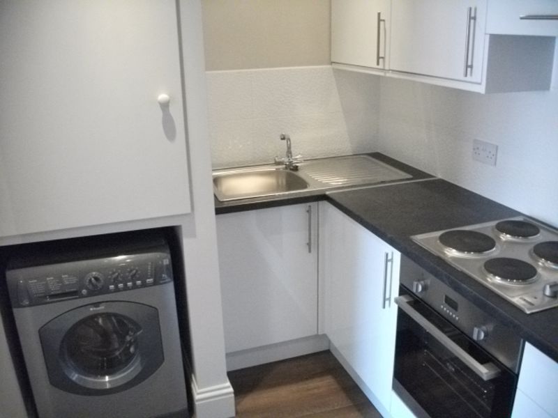 1 bed flat to rent in High Street, Abingdon OX14, £1,075 pcm Zoopla