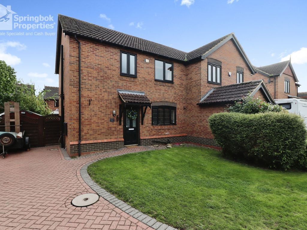 3 bed semidetached house for sale in Saddle Close, BarrowOnHumber