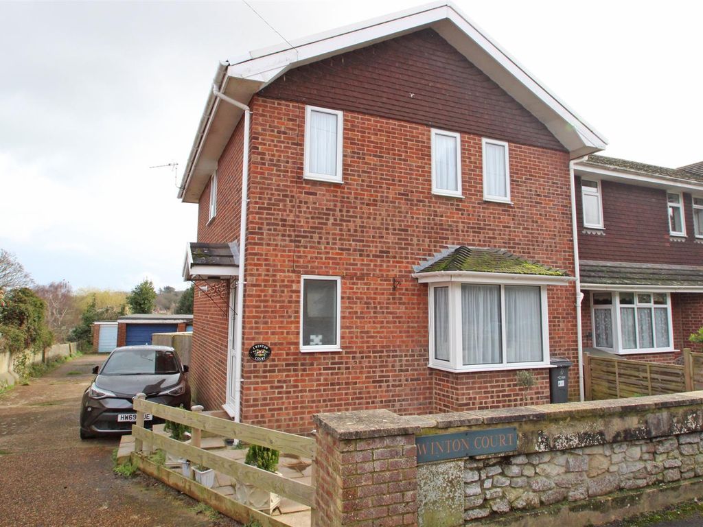 3 bed end terrace house for sale in Trinity Street, Ryde PO33, £250,000