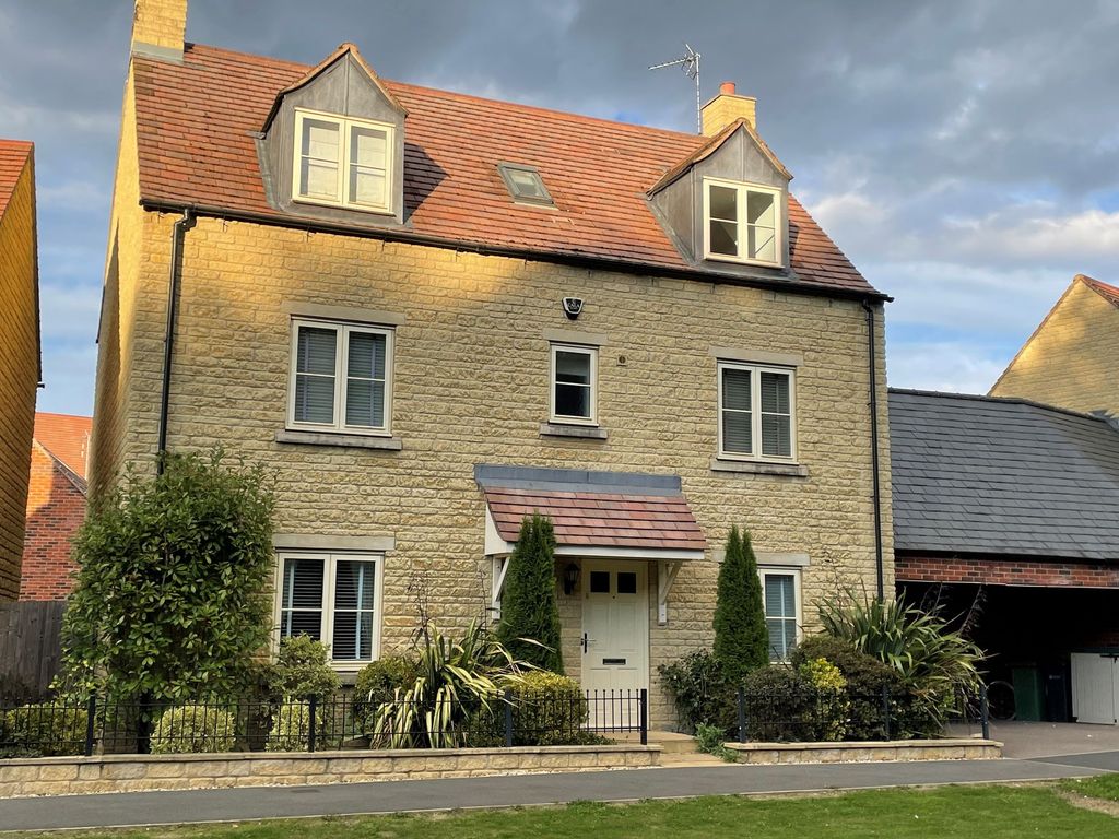 5 bed detached house for sale in Summers Way, MoretonInMarsh GL56, £