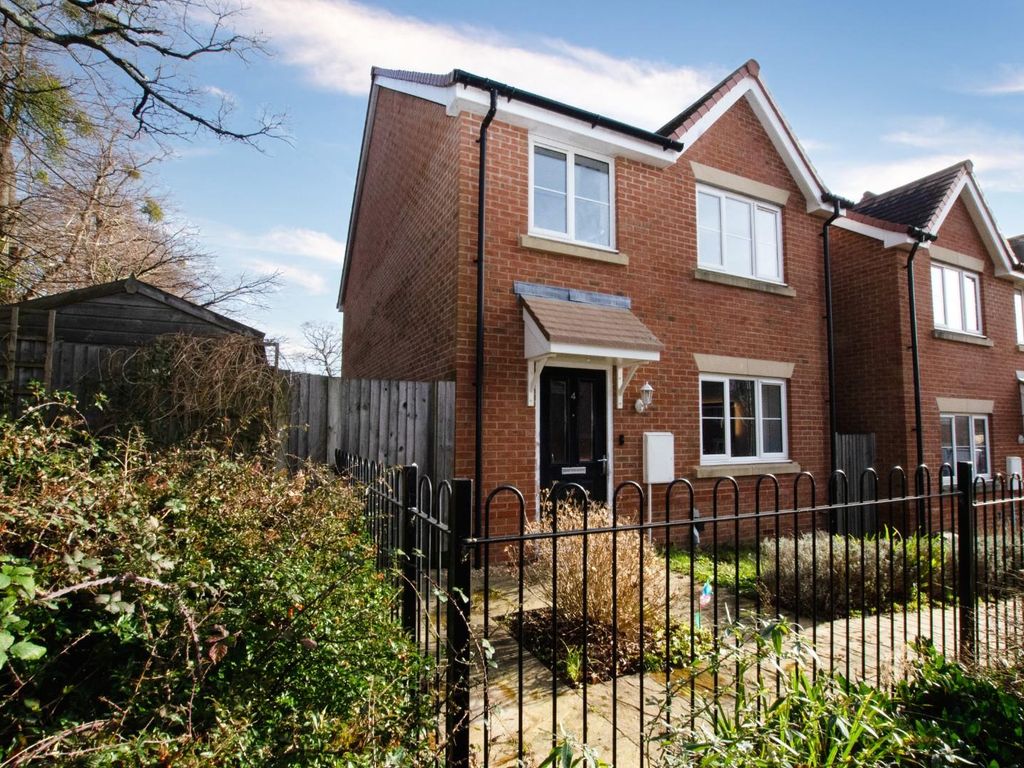 4 bed detached house for sale in Prospect Road, Southampton SO19, £