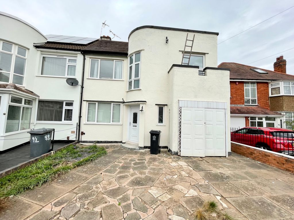 4 bed semidetached house to rent in Ainsdale Road, Western Park