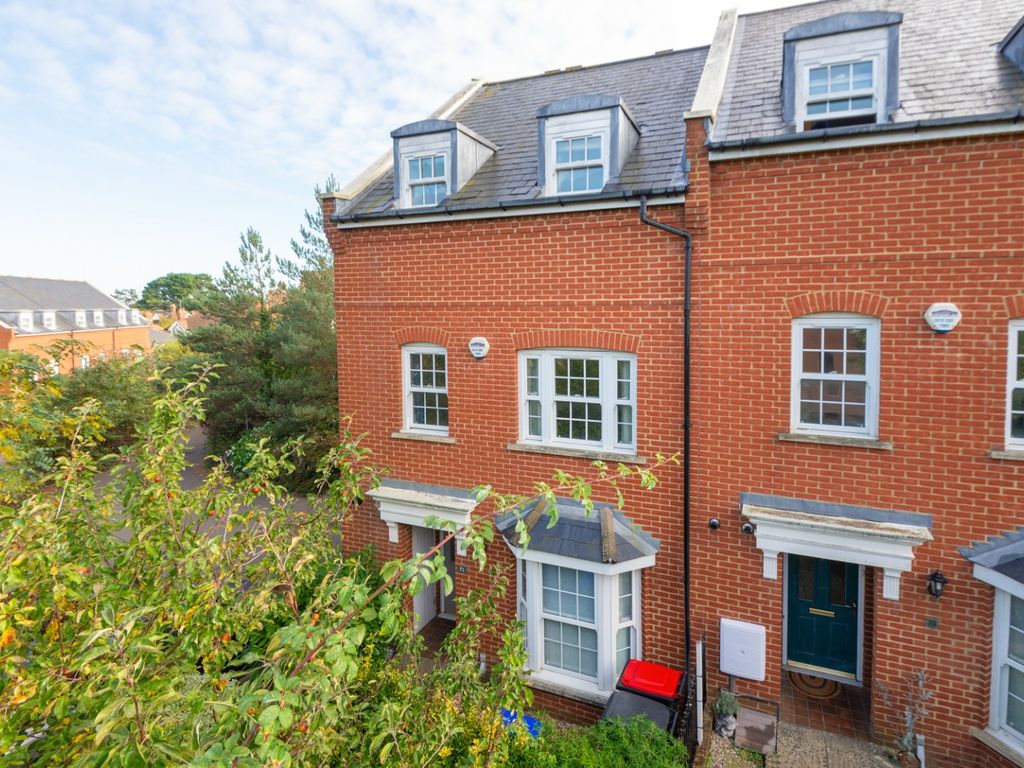 4 bed town house for sale in Roche Road, Canterbury CT1 Zoopla