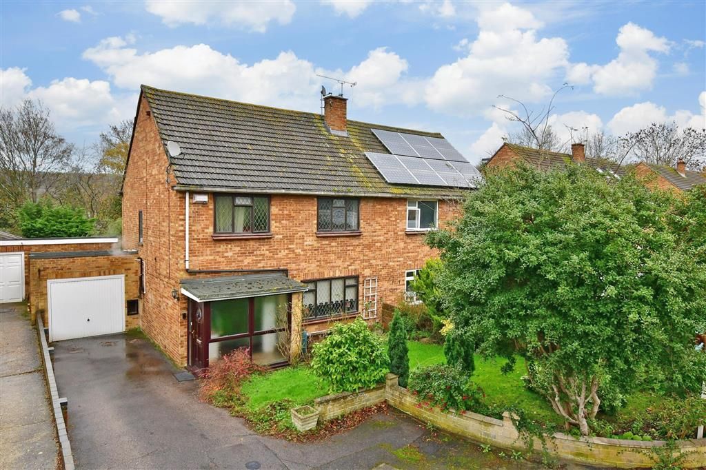 3 bed semidetached house for sale in Neville Close, Penenden Heath