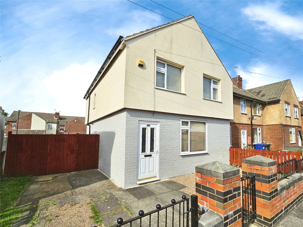 3 bed end terrace house for sale in Victoria Road, Edlington, Doncaster