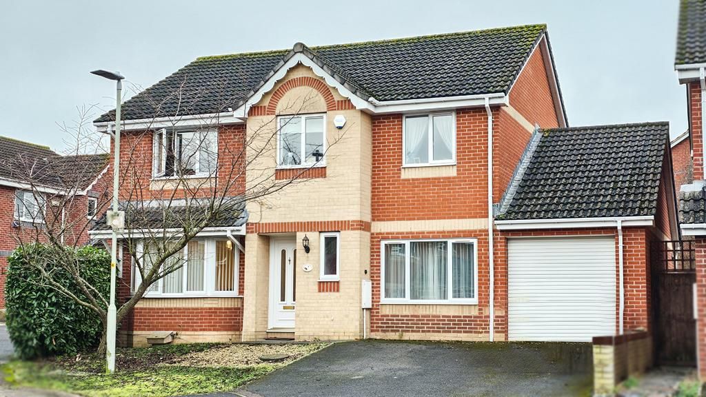 5 bed detached house to rent in Seven Acres, Abbeymead, Gloucester GL4