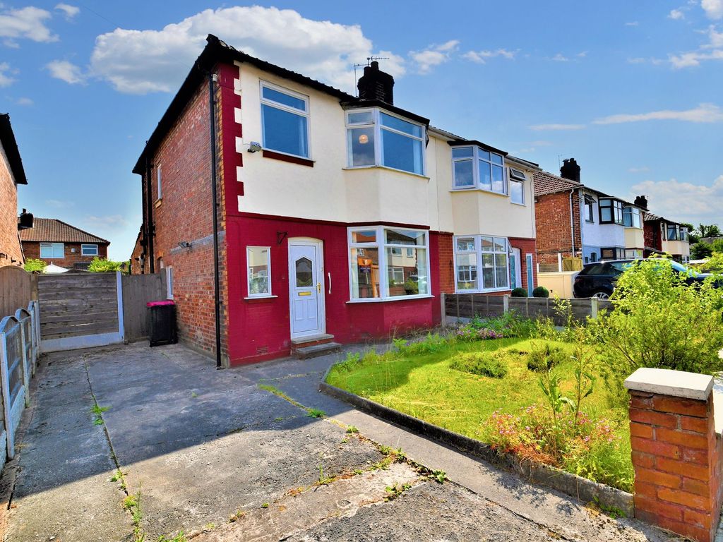 3 bed semidetached house for sale in Hawthorn Drive, Salford M6, £