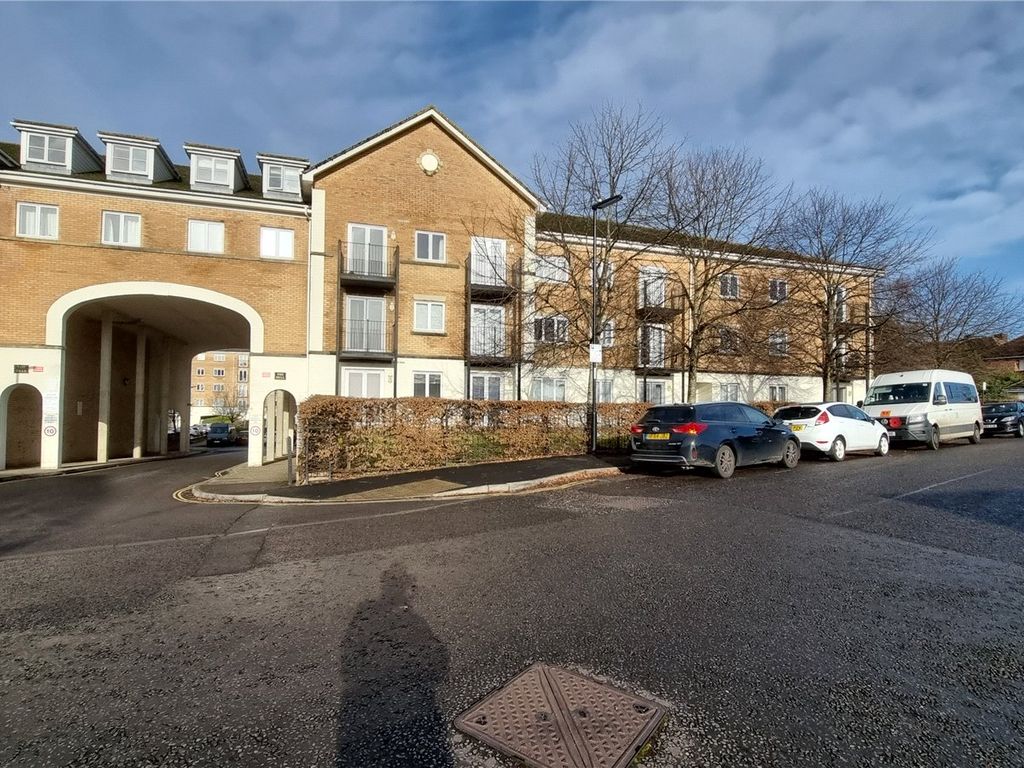 2 bed detached house for sale in The Dell, Southampton, Hampshire SO15