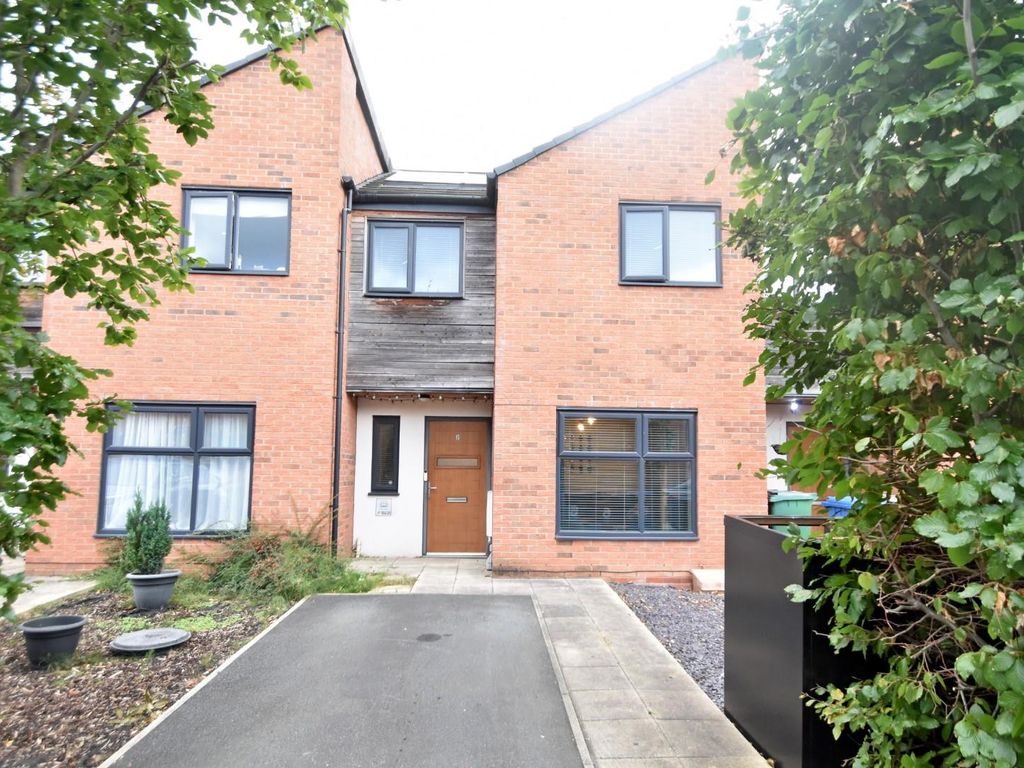 3 bed town house for sale in Ingham Place, Bury BL9, £200,000 Zoopla
