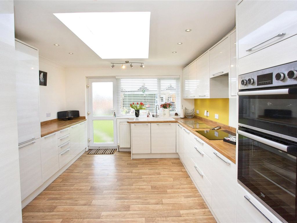 3 bed bungalow for sale in Meon Close, Peel Common, Gosport, Hampshire