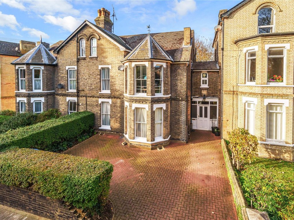 6 bed detached house for sale in Burlington Road, Ipswich, Suffolk IP1