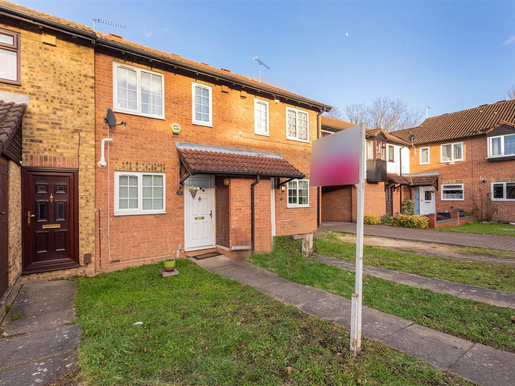 2 bed terraced house for sale in Jellicoe Close, Cippenham, Slough SL1