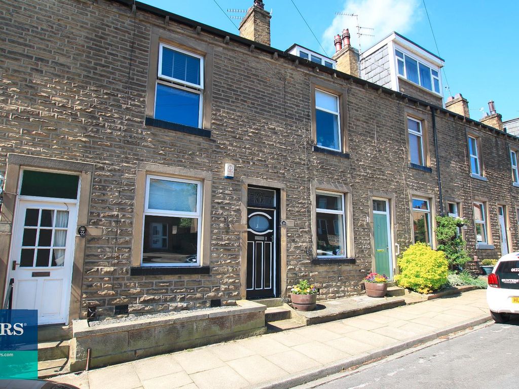 4 bed terraced house to rent in Belgrave Road, Bingley BD16, £900 pcm