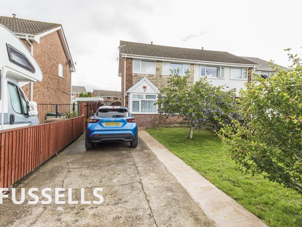 3 bed semidetached house for sale in Greenacre Drive, Bedwas