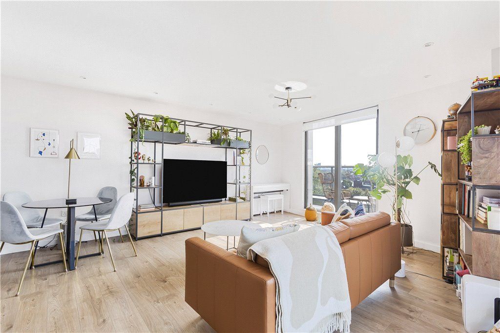 3 bed flat for sale in The Highway, London E1W, £850,000 Zoopla