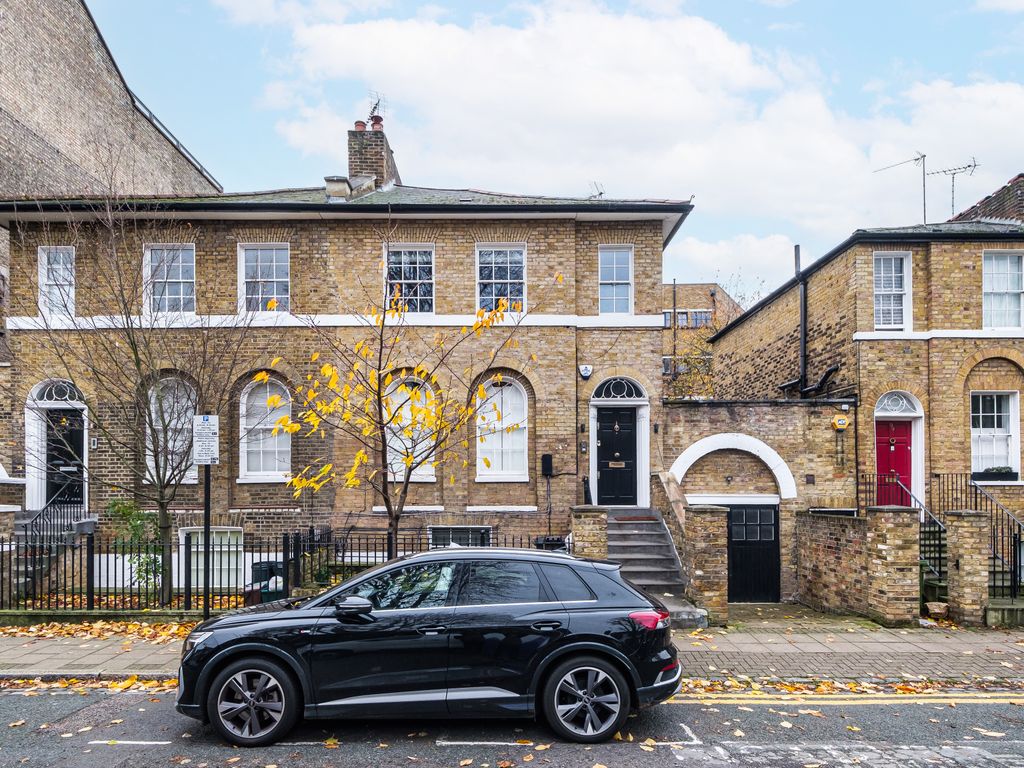 3 bed detached house for sale in Shepperton Road, London N1, £2,250,000
